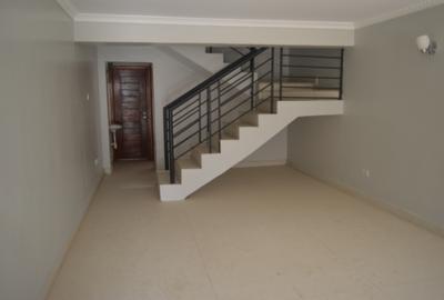 4 Bed Townhouse with En Suite at Umoja Phase 2 - 3