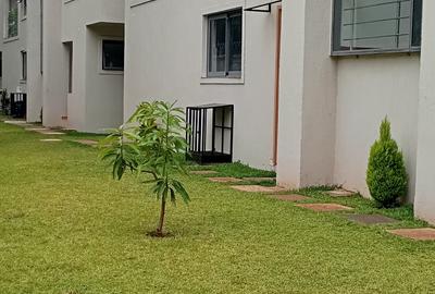 6 Bed Townhouse with En Suite at Off Convent Drive - 2