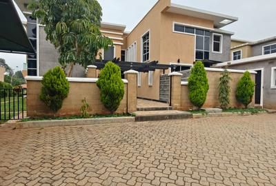 5 Bed Villa with En Suite in Karen