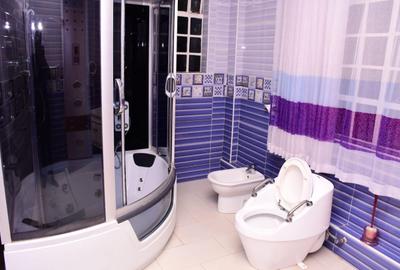 6 Bed House with En Suite in Garden Estate