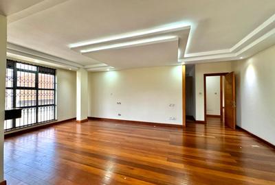 6 Bed Townhouse with En Suite in Nyari