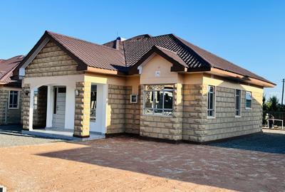 3 Bed House with En Suite at Acacia