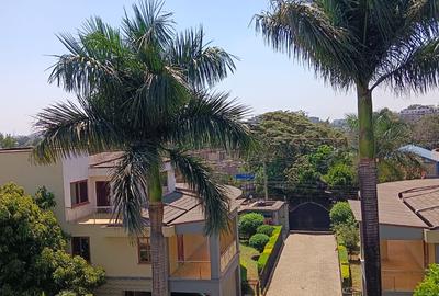 5 Bed Townhouse with En Suite in Lavington