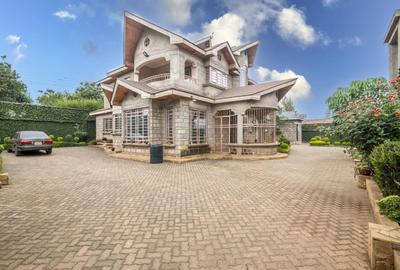 4 Bed Townhouse with En Suite at Ngoingwa Thika
