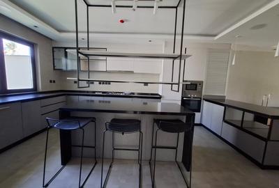 4 Bed Townhouse with En Suite in Lavington - 4