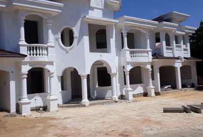 8 Bed House with En Suite in Nyali Area