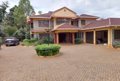 5 Bed House with En Suite at Flem Tree - 4