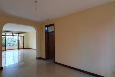 4 Bed Apartment with En Suite in Parklands - 3
