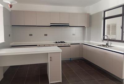 4 Bed Apartment with En Suite at Githunguri Road - 2