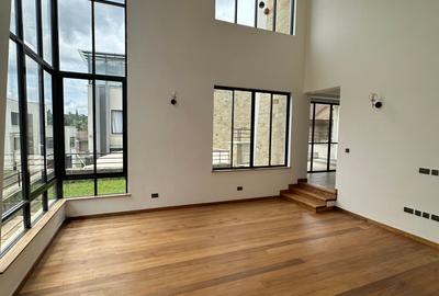 5 Bed Villa with En Suite in Lavington - 3