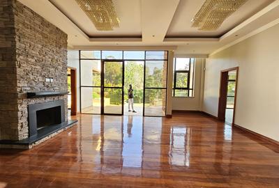 5 Bed Villa with En Suite in Karen