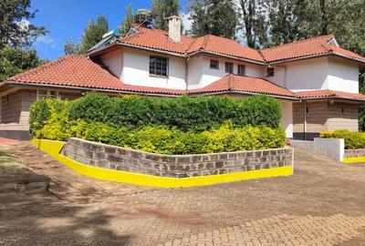 5 Bed House with En Suite in Runda