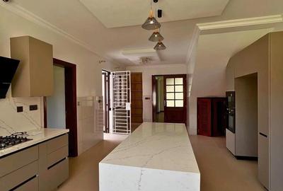 4 Bed House with En Suite in Karen
