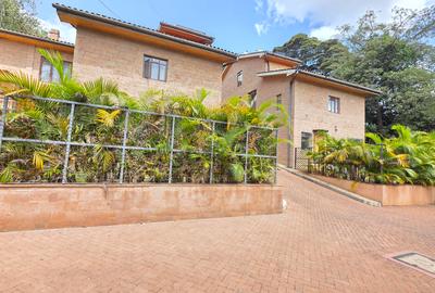 5 Bed Townhouse with En Suite at Lavington Green.