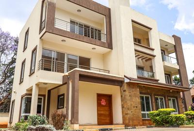 5 Bed Townhouse with En Suite at Lavington