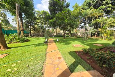 5 Bed House with En Suite at Runda Green City