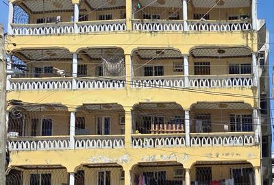 10 Bed House with Gym in Bamburi