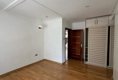 5 Bed Townhouse with En Suite in Lavington
