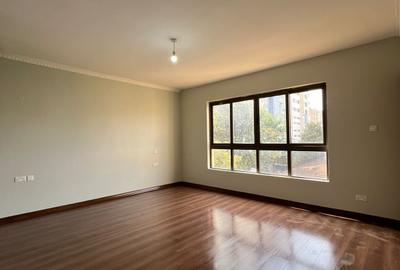 3 Bed Apartment with En Suite in Kilimani