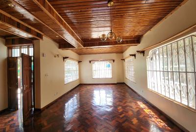 4 Bed House with En Suite in Spring Valley - 4