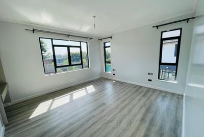 4 Bed Villa with En Suite in Runda - 3