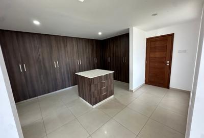 Serviced 3 Bed Apartment with En Suite at Go Khart