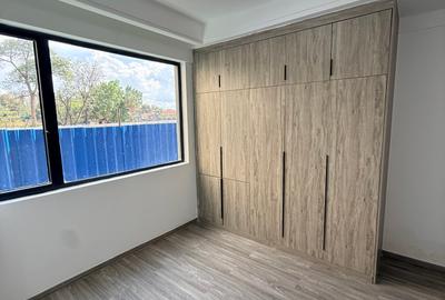 2 Bed Apartment with Swimming Pool in Kilimani - 4