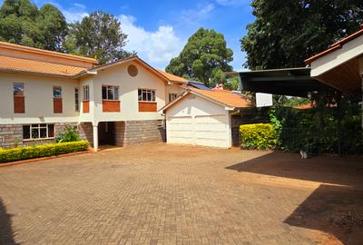 5 Bed House with En Suite at Mimosa Drive