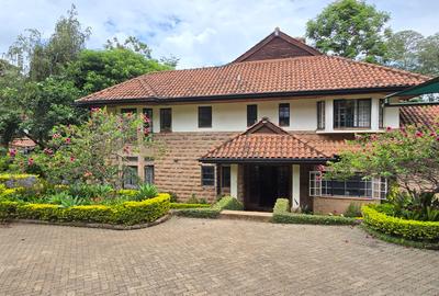 5 Bed House with En Suite at Rosslyn Park 01 - 3