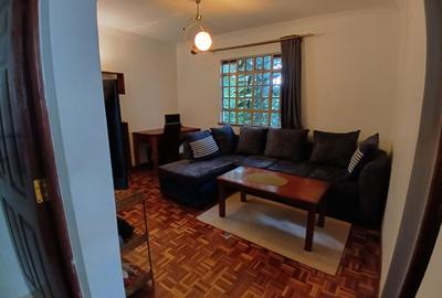 1 Bed House with En Suite in Lavington