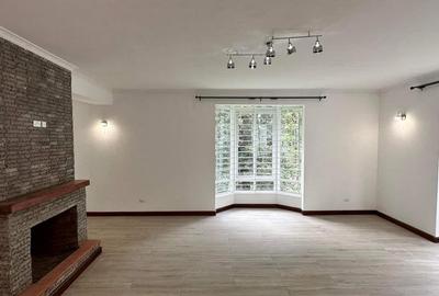 5 Bed House with En Suite in Rosslyn - 4