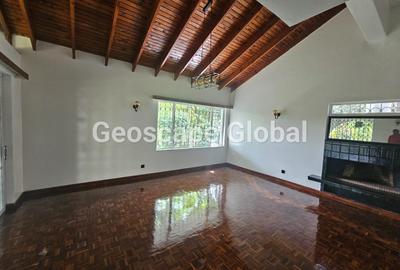 4 Bed House with En Suite in Rosslyn