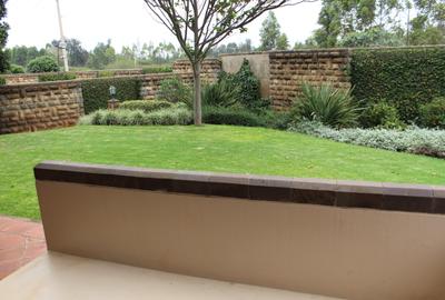 4 Bed Villa with En Suite at Windsor Park - 2