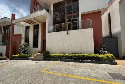 5 Bed Townhouse with En Suite in Lavington