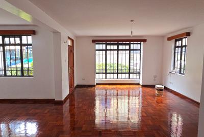 5 Bed Townhouse with En Suite at Lavington Road - 4