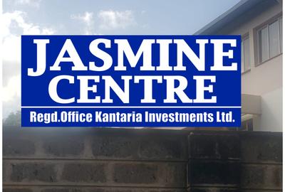1,000 ft² Commercial Property with Service Charge Included at Pio Gama Pinto Road