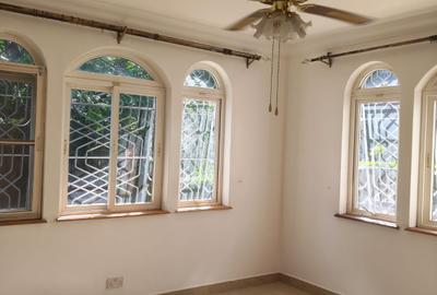 5 Bed House with Garden in Runda - 4