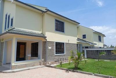 4 Bed House with En Suite at Acacia