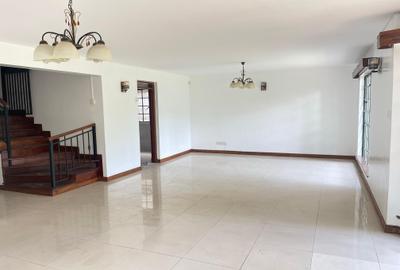 5 Bed Townhouse with En Suite in Westlands Area