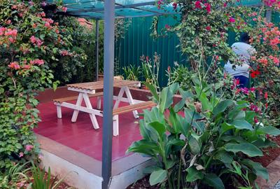 2 Bed House with Garden in Ridgeways