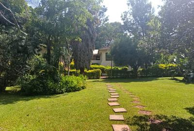 10 Bed House with En Suite at Lavington