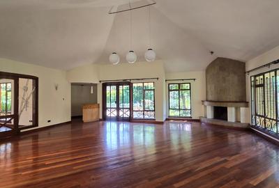 5 Bed House with En Suite in Runda - 3