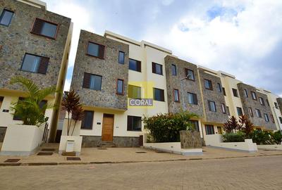 4 Bed Townhouse with En Suite at Off Thika Highway