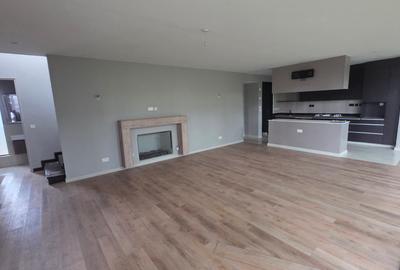 4 Bed Townhouse with En Suite at Paradise - 4