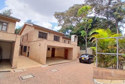 5 Bed Townhouse with En Suite at Lavington - 3