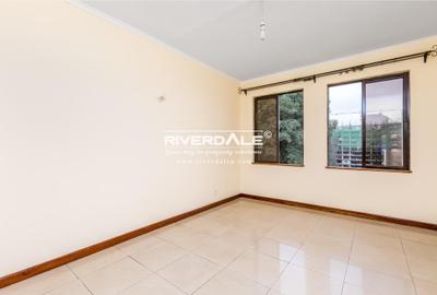3 Bed Apartment with En Suite in Parklands - 2