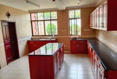 6 Bed House with En Suite at Ushirika