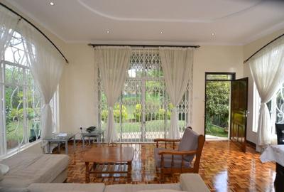 2 Bed House with En Suite in Lavington