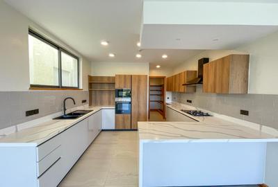 4 Bed Apartment with En Suite at Peponi Road - 2