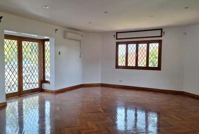 4 Bed House with En Suite in Thigiri